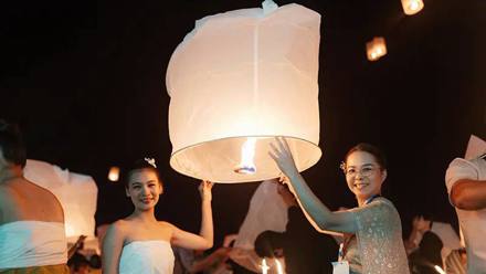兩人放燈
